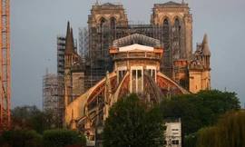 Nhà thờ Đức Bà Paris vẫn đang trong quá trình xây dựng lại. (Ảnh: Reuters)