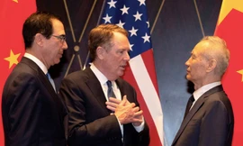 Các trưởng đoàn đàm phán thương mại của Mỹ và Trung Quốc vẫn cam kết sẽ thực thi thoả thuận thương mại giai đoạn 1. (Ảnh: Reuters)