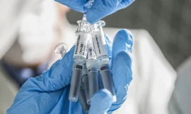 Nhiều loại vắc-xin COVID-19 của Trung Quốc đang được thử nghiệm giai đoạn cuối. (Ảnh: Xinhua)