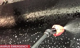 Cửa hàng thực phẩm phải phun khử khuẩn sau hành động của người phụ nữ