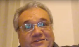 Bác sĩ Marcello Natali trong một clip trả lời phỏng vấn báo chí trước khi ngã bệnh