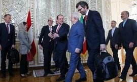 Phái đoàn của Ngoại trưởng Áo thăm Iran ngày 22/2. (Ảnh: Tasnim)