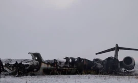 Hình ảnh xác chiếc máy bay Mỹ vừa rơi ở Afghanistan