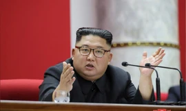 Ông Kim Jong Un phát biểu tại kỳ họp của đảng Lao động Triều Tiên. (Ảnh: KCNA)