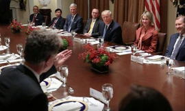 Tổng thống Mỹ Donald Trump tiếp đai sứ các nước trong Hội đồng Bảo an năm 2019. (Ảnh: Reuters)