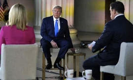 Tổng thống Mỹ Donald Trump trong cuộc trả lời phỏng vấn Fox News tại Nhà tưởng niệm Lincoln ngày 3/5. (Ảnh: AP)