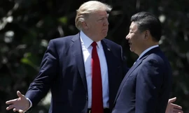 Tổng thống Mỹ Donald Trump và Chủ tịch Trung Quốc Tập Cận Bình trong cuộc gặp tại Florida năm 2017. (Ảnh: AP)