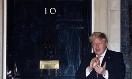 Thủ tướng Anh Boris Johnson sẽ quay lại làm việc từ ngày mai. (Ảnh: Reuters)