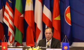 Thứ trưởng Nguyễn Quốc Dũng chủ trì hội nghị. (Ảnh: Mofa)