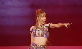 Lisa tại Coachella tuần 2: Hát live tiến bộ, gặp sự cố và khoảnh khắc "cực hề"