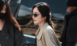 Dương Mịch đơn giản vẫn "dịu keo" tại show LOEWE ở Paris Fashion Week