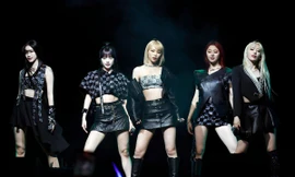 Chuyên gia quốc tế khen gì ở màn trình diễn của LE SSERAFIM tại Coachella 2024?