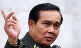 Tư lệnh quân đội Thái Lan Prayuth Chan-ocha một lần nữa kêu gọi chính phủ và thủ lĩnh biểu tình ngồi vào bàn đàm phán