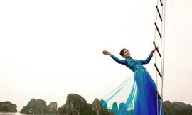 Thùy Dung, Ngọc Hân thả dáng tại Hạ Long