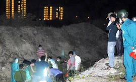 Lực lượng chức năng khám nghiệm tử thi