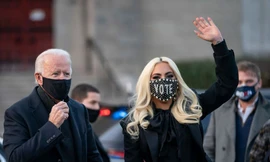 Ariana, Lady Gaga, Lizzo cùng hàng loạt sao vỡ òa trước chiến thắng của ông Joe Biden