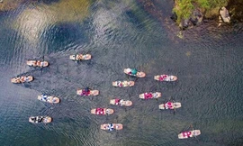 Vẻ đẹp Tràng An khiến du khách mê mẩn.