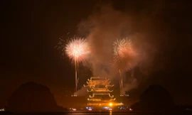 Rực rỡ màn pháo hoa mừng Đại lễ Vesak 2019