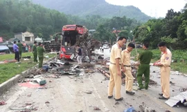 Vụ tai nạn khiến 3 người chết ở Hoà Bình liên quan đến xe của Cty TNHH Long Giang.