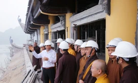 Gấp rút hoàn thiện chùa Tam Chúc để phục vụ Đại lễ Vesak 2019. Ảnh: Linh Nguyễn