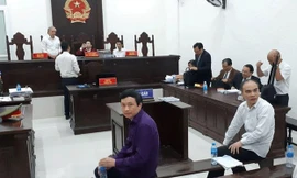 Các bị cáo tại toà.