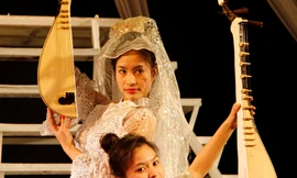 Tiếp tục tranh cãi về kịch hình thể