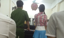 Các đương sự tại phiên toà.