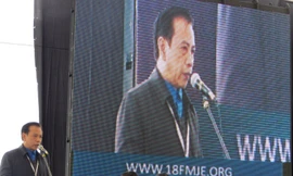 Người trẻ trước mối nguy 'biến dạng văn hóa'