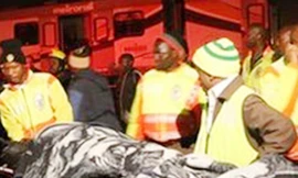 Tàu hỏa đâm nhau, hất tung hành khách ra ngoài