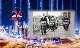 NHỊP SỐNG 24: Cầu kính ‘đi đến đâu, nứt đến đó’ ở độ cao gần 1.200m