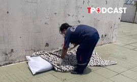 NÓNG 3/4: Tá hoả phát hiện thi thể phân hủy trên sân thượng chung cư ở TPHCM