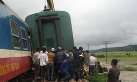 Khắc phục sự cố do tai nạn. Ảnh: VietNam+