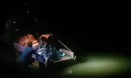 Lật thuyền đánh cá, con trai tử vong, bố và em gái mất tích