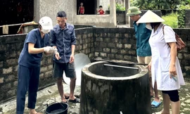 Sau mưa lũ, người dân vùng rốn lũ Nghệ An 'khát' nước sạch