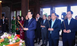 Chủ tịch nước Võ Văn Thưởng dâng hương tưởng niệm Chủ tịch Hồ Chí Minh 