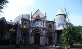 Hoang tàn nhà chiếu hình vũ trụ duy nhất tại Việt Nam