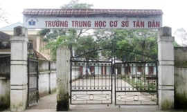 Tạm giữ giáo viên bị tố xâm hại tình dục nữ sinh lớp 9