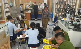 Thu giữ gần 3.000 phụ kiện điện thoại không rõ nguồn gốc, xuất xứ