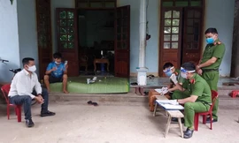 Đang cách ly tại nhà vẫn rủ bạn đến uống rượu, bị phạt 15 triệu đồng