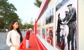 Rưng rưng nước mắt xem chuyên đề ‘50 năm thống nhất và khát vọng vươn mình’ ở Nghệ An