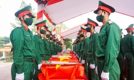 Xúc động, trang nghiêm lễ an táng 95 hài cốt liệt sĩ hy sinh tại Lào