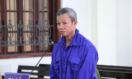 Lĩnh 20 năm tù vì đánh vợ, chém hàng xóm, đâm công an viên tử vong