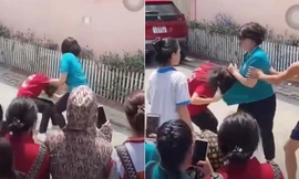 Đình chỉ 3 nữ sinh gọi hội đến trường đánh bạn