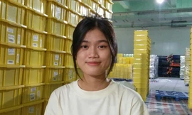 Nữ sinh thủ khoa hệ giáo dục thường xuyên làm công nhân nuôi giấc mơ đại học