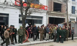 Tin mới vụ hàng chục người cao tuổi miền núi được chở đến dự hội thảo