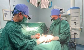 Xuyên đêm nối thành công bàn tay đứt lìa cho nam thanh niên 18 tuổi