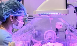 Hơn ba tháng kỳ diệu của bé gái sinh non hơn 24 tuần chỉ nặng 700g