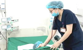 Bé gái 13 tuổi hôn mê sâu do mắc bệnh đái tháo đường