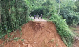 Đường ‘đứt đôi’ cô lập dân, quốc lộ 48 sụt lún gần nửa mét