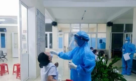 Lấy mẫu xét nghiệm ở Nghệ An